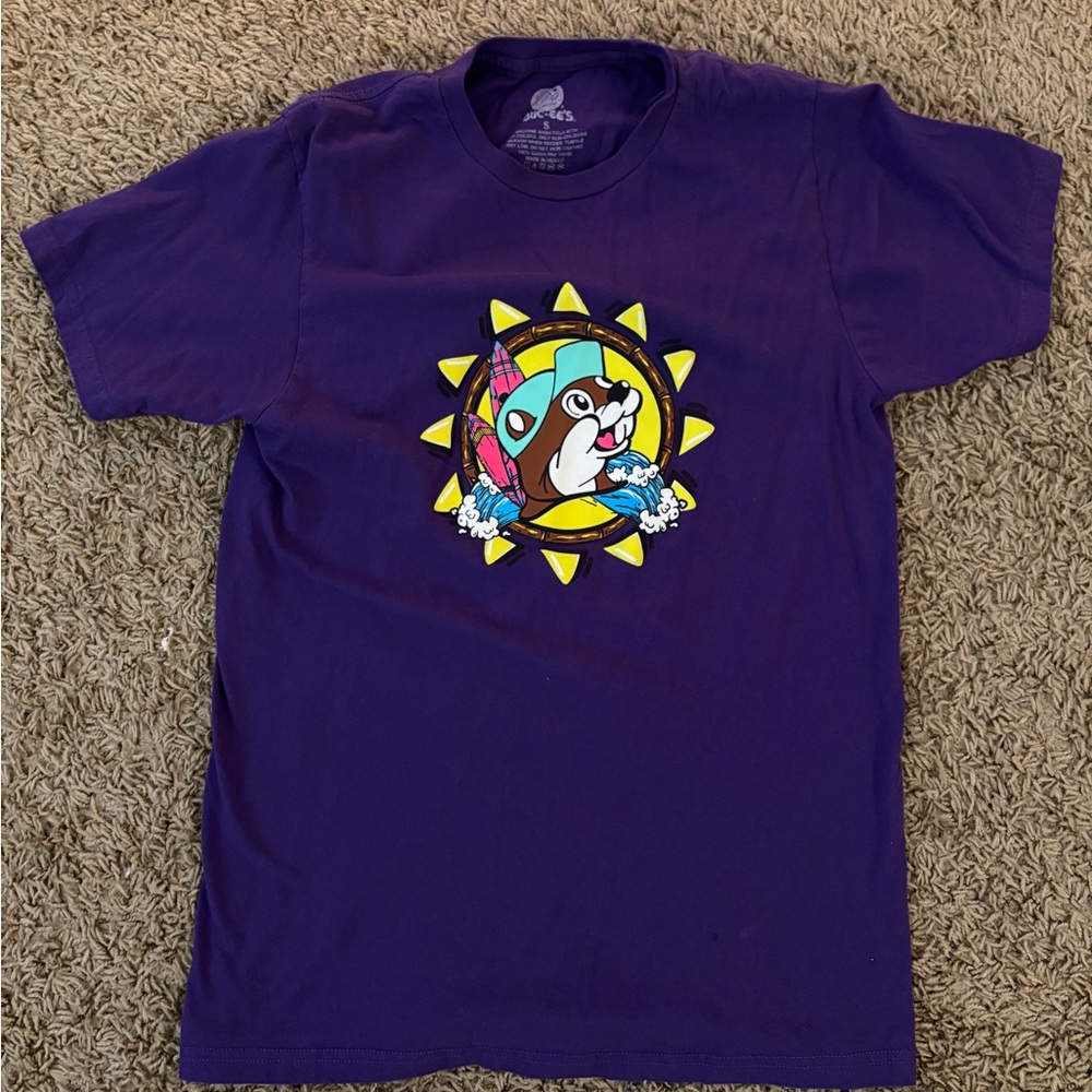 BRAND NEW Summer 2023 "Did Somebody Say Buc-ee's" purple graphic t-shirt